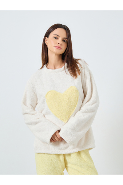 Styli Contrast Heart Detail Fleece Top and Pyjama Set