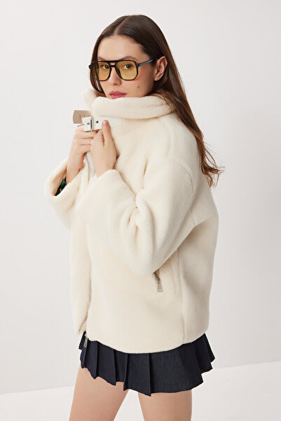 Lovelyİstanbul Plush Coat with Belt Detail at the Collar Lrv0119 Kemi̇k