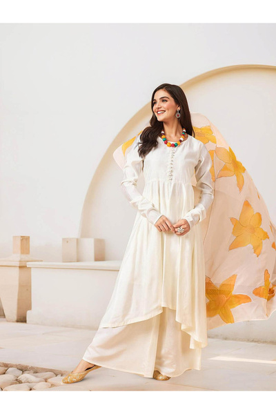 Ishin By Styli Off White Silk Blend Kurta with Pants and Dupatta Set