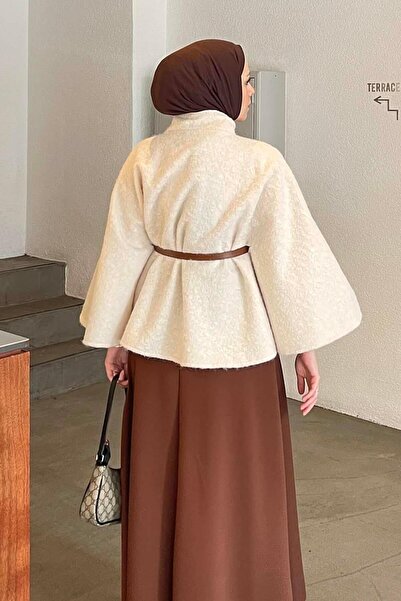 lamelif Κρέμα Poncho με λεπτομέρεια από καστανό χρώμα με λεπτομέρεια από καστανό χρώμα