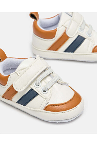 REDTAG Baby White Overlay Pu Pram Shoe