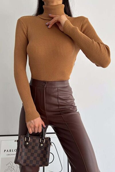 LE CARAMBOLE Women's Mink Turtleneck Knitwear Sweater