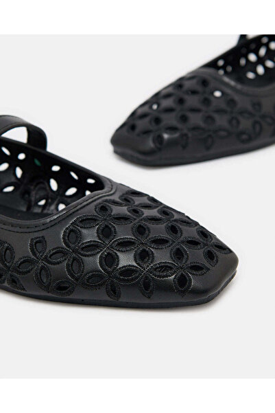 REDTAG راقصة باليه سوداء اللون للنساء