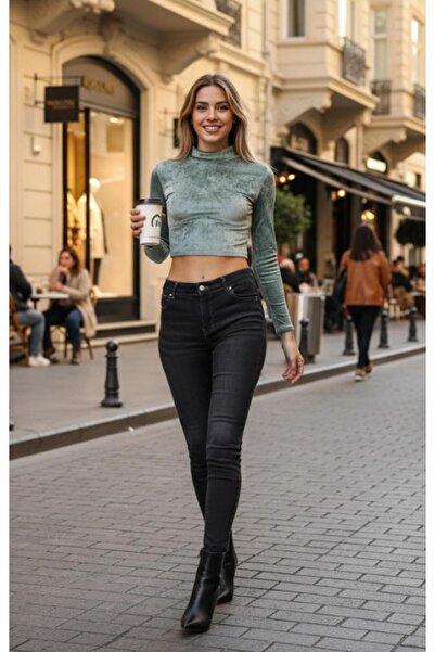 Cockatoo Women's New Season Turtleneck Velvet Crop Top