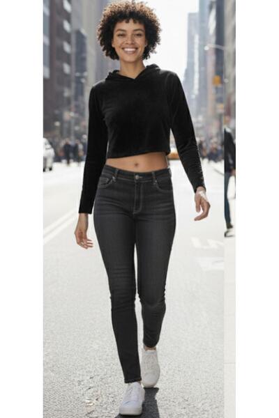 Cockatoo Women's New Season Hooded Collar Velvet Crop