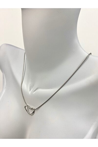 Mazzy قلادة فضية اللون على شكل قلب من الفولاذ