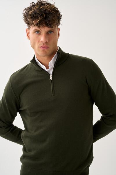 ALEXANDERGARDI Zippered Stand Collar Sweater