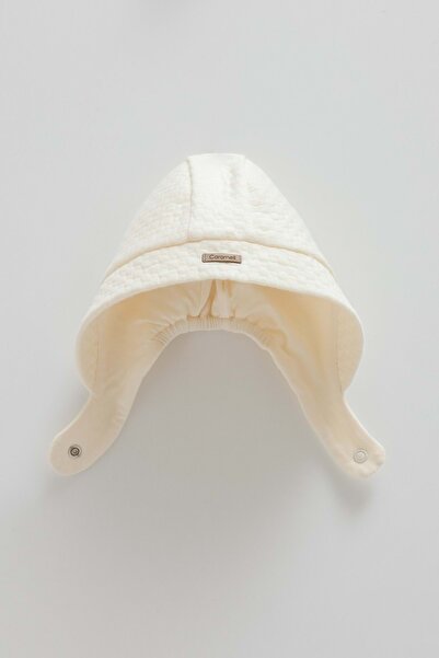 Caramell Love Hugs Snapback Hat Ecru