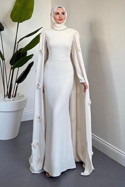 MERVEN AKYÜZ Aliya Pelerini Güllü Balık Abiye Krem