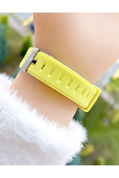 Q&Q Digital Children's Wristwatch with Silicone Strap, 10 Atm Waterproof, Alarm, Calendar, Light