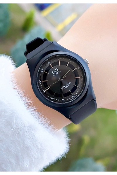 Q&Q 10 Atm Waterproof Silicone Strap Young Girl Wristwatch