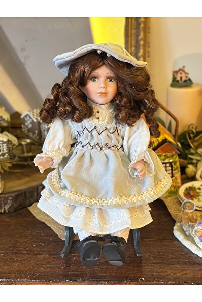 Handmadesign Koleksiyonluk Porselen Bebek Oturan Kumral Şapkalı Soft Beyaz Gr...