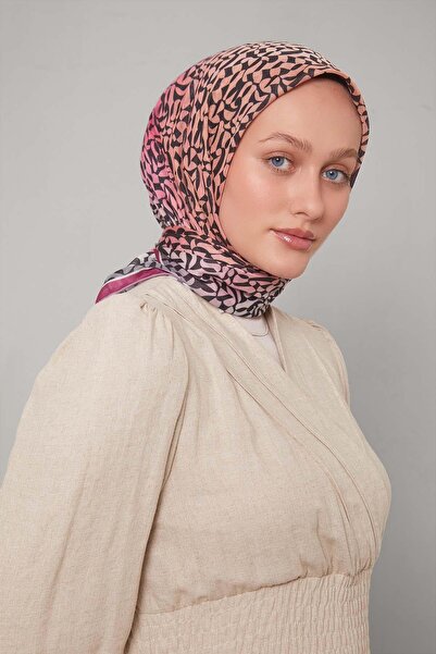 Levidor Fuchsia Color Gradient Pattern Soft Scarf