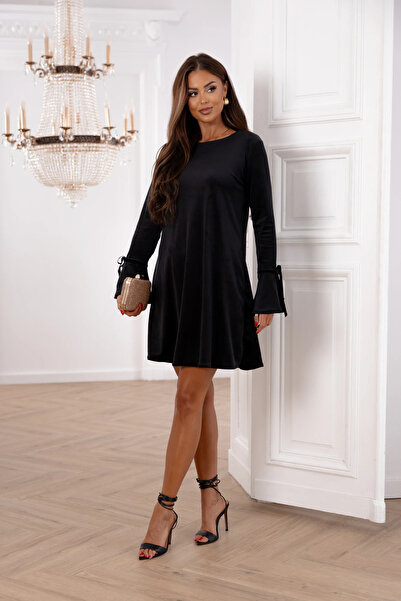 UniqueStore.ro Short black velvet dress with flared sleeves and decorative bows