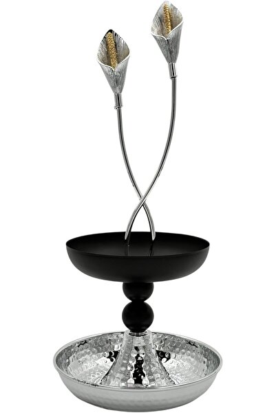 B&D حامل حلوى مزخرف من طبقتين - قاعدة فضية مطروقة، وعاء أسود، سيقان زنبق الكالا المعدنية