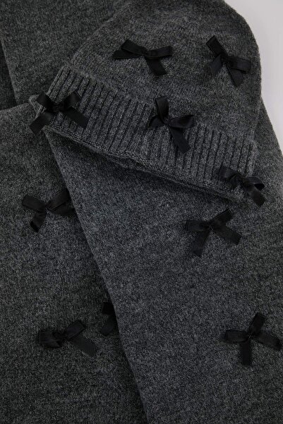 Trendyol Collection Soft Textured Ribbon Detailed 2-Piece Knitwear Scarf-Beret Set Twoaw26At00000