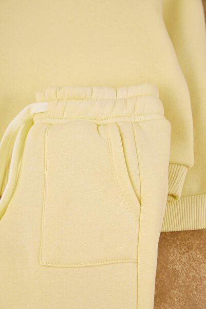 TRENDYOLKIDS Yellow Cotton Plain/Basic Fleece-Lined Knitted Girl's Sweatshirt and Sweatpants Bottom - Top Set Tkdaw26Au00065