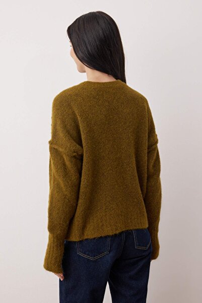 Trendyol Collection Oil Green Soft Textured Wool Wide Fit Knitwear Sweater Twoaw26Kz00274
