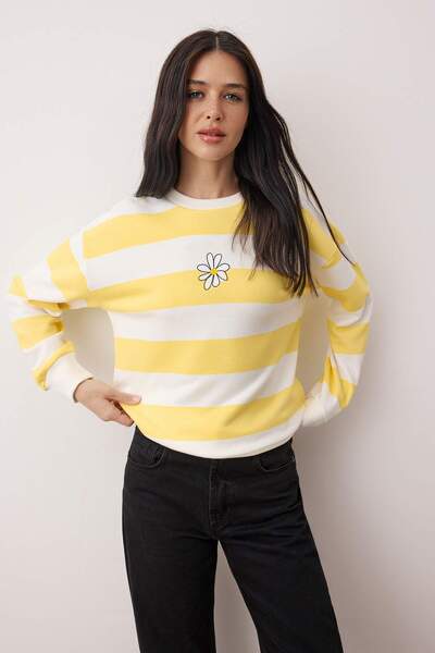 Trendyol Collection Galben cu imprimeu Brodat Regular/Normal croială din material subțire Swea tricou TWOAW26SW00230