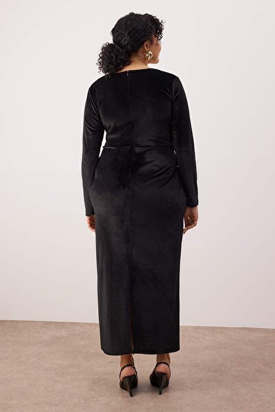 Trendyol Curve Black Accessory Detailed Velvet Knitted Oversize Dress Tbbaw26Ah00057
