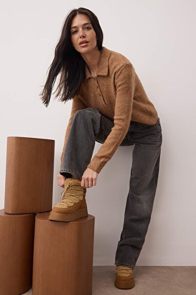 TRENDYOL SHOES Hellbraune Schnürstiefel mit Fell innen, runder Zehenbereich, flache Flatform-Damenstiefel mit Absatz 
 TAKAW26BO000600