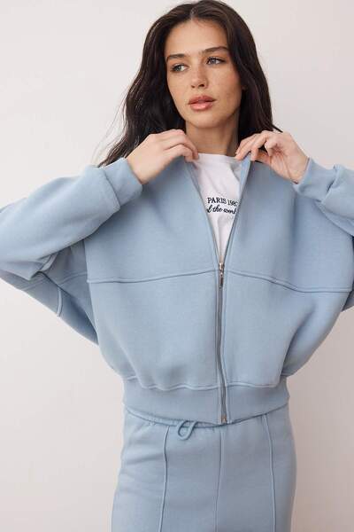 Trendyol Collection Μπλε κανονικό σετ φόρμας με φερμουάρ με φαρδύ πόδι/πλεκτό φόρμα TWOAW26EM00016