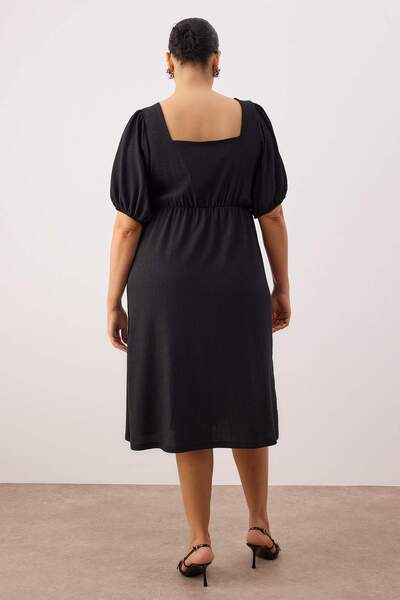 Trendyol Curve Μαύρο πλεκτό φόρεμα με μανίκια με τετράγωνο λαιμόκοψη και σχισμή σε γραμμή Α TBBSS23AH00280