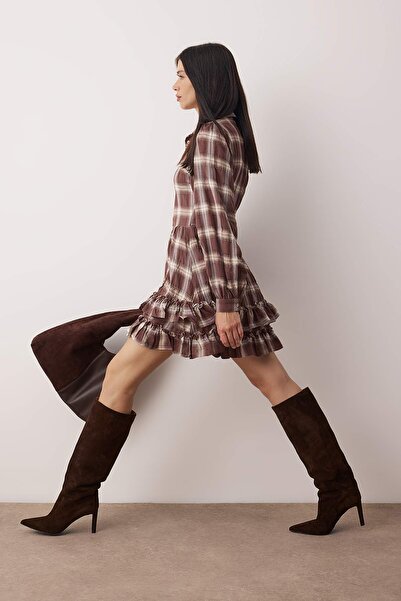 Trendyol Collection Кафява тартанова / карирана къса рокля с набори / мини рокля от тъкан TWOAW26EL00353