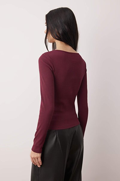 Trendyol Collection Plum Button Detailed Crew Neck Ribbed Stretchy Regular Length Knitted Blouse Twoaw25Bz00030