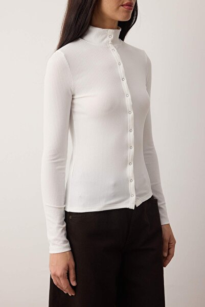 Trendyol Collection Ecru Front Full Snap Closure Camisole Fitted/Bodycon Knitted Blouse Twoaw26Bz00329