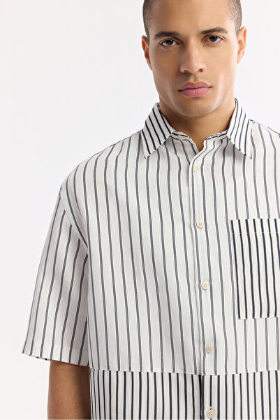 Avva Men's Black-White Classic Collar Viscose Blend Short Sleeve Boxy Fit Shirt A51Y2120