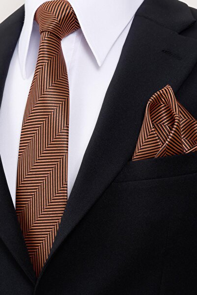 Esgue Çizgili Kiremit & Siyah Kravat & Mendil