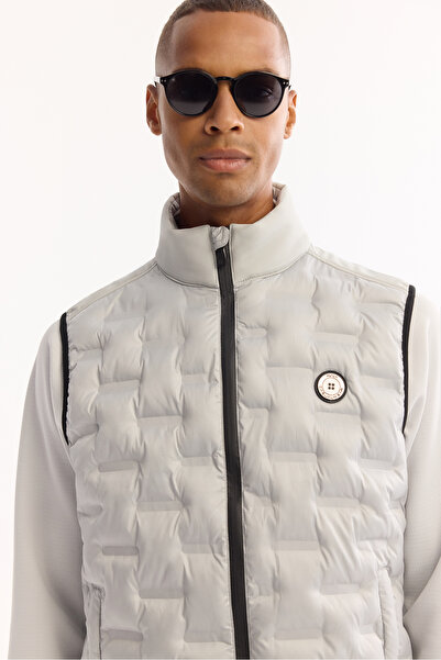 Avva Чоловічий сірий жилет з високим коміром, водовідштовхувальний, вітрозахисний, легкий, з ефектом надування, комфортний крій A52Y6583