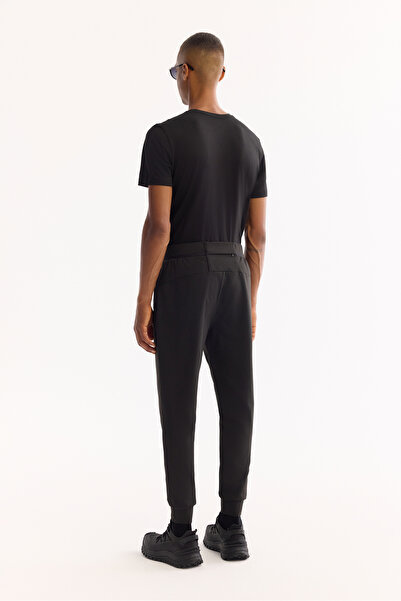 Avva Men's Black Waist Elastic Side Pocket Injection Printed Regular Fit Jogger A52Y3401