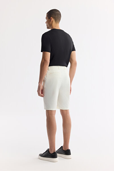 Avva Men's Off-White Elastic Waist Bi-Stretch Technical Fabric Relaxed Fit Shorts A51Y3712