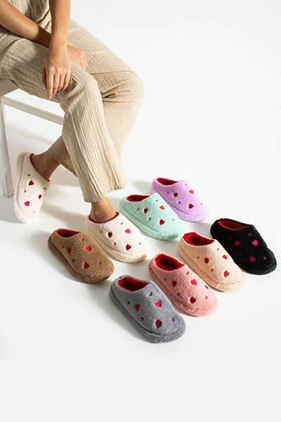 FootFrenzy Women's Plush Heart Slippers Guest Slippers Bundle Slippers