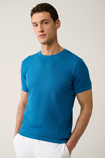 Avva Men's Blue Crew Neck Textured Knit T-Shirt E005027