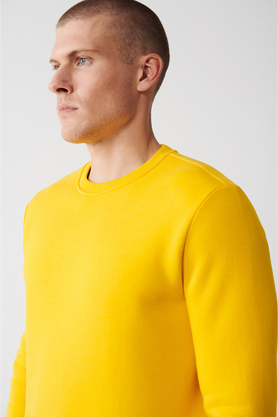 Avva Men's Yellow Crew Neck 3 Thread Raised Cotton Sweatshirt E 001017