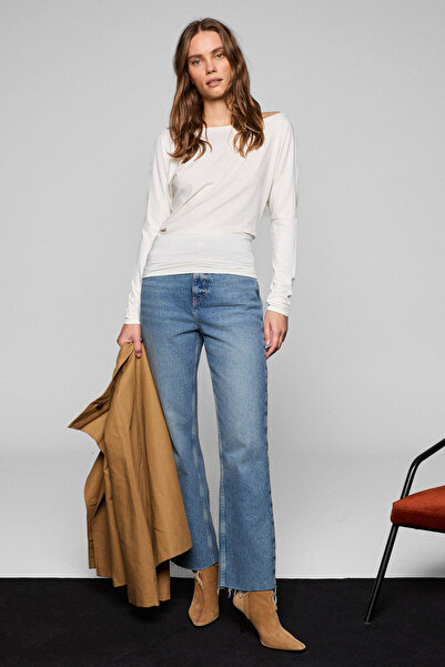 GRIMELANGE Ralivea Women's Boat Neck Fitted Stretch Fabric Ecru Blouse