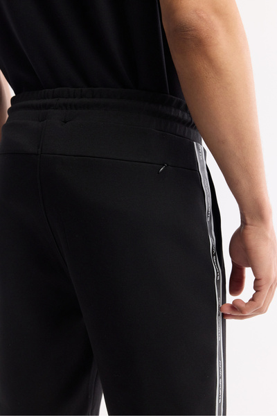 Avva Erkek Siyah Beli Lastikli Bağcıklı Bi-Stretch İnterlok Örme Regular Fit Şort A51Y3628