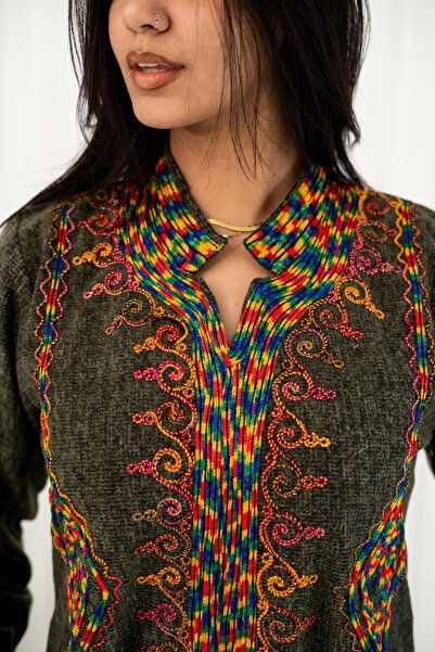 AFandina A natural wool jalabiya that combines luxury with an authentic heritage touch A-191