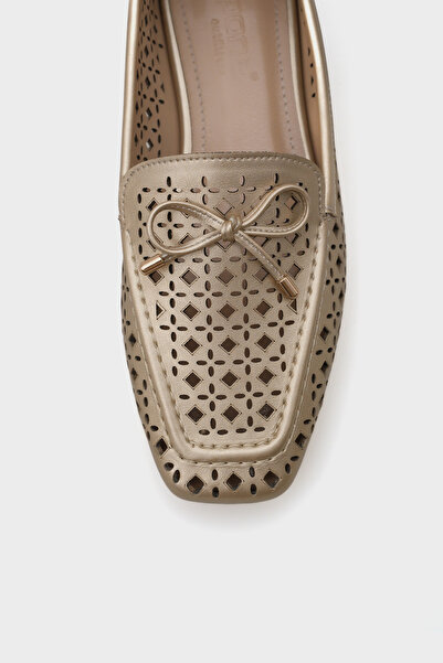 Capone Outfitters Жіночі мокасини Cara Stapled Metallic