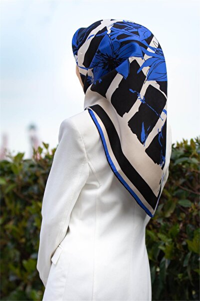 Vissona 100% twill silk with floral and geometric pattern s Cobalt black colored 90x90 scarf sewing method: hand sewing