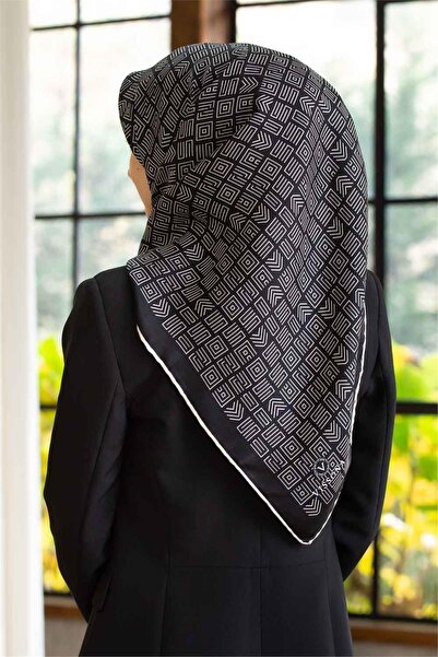 Vissona Μαύρη κρέμα 90x90 Twill Silk - Φουλάρι ραπτικής χειρός με έθνικ μοτίβο