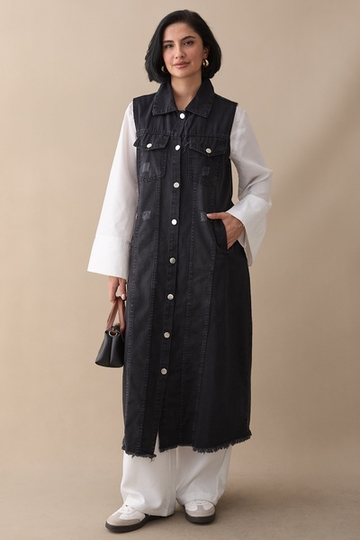 InStyle Черна дънкова жилетка със старинен детайл