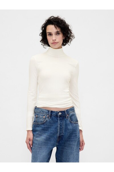 GAP Kadın Beyaz Tüy Hafifliği Kayık Yaka Kazak