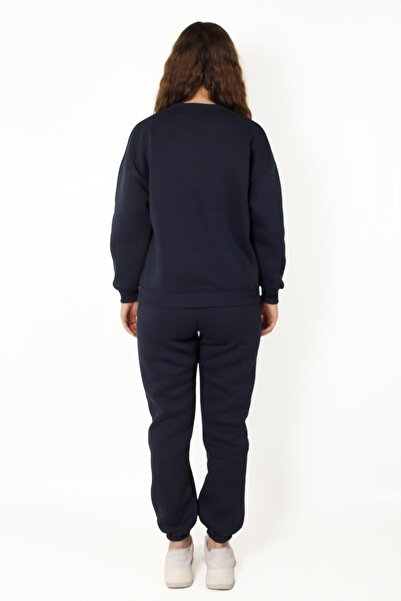 Mckanzie 2611 Embroidered Three Thread Set