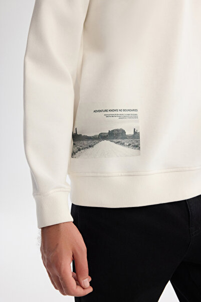 Avva Men's Ecru Crew Neck Cotton Printed Elastane Regular Fit Sweatshirt A42Y1251