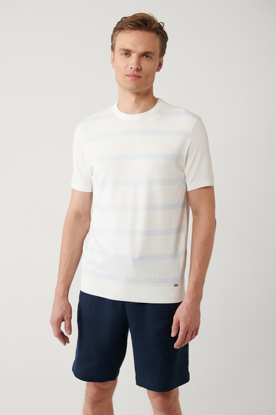 Avva Ανδρικό μπλουζάκι με ριγέ πλεκτό ραγιόν με λαιμόκοψη εκρού, κανονική εφαρμογή A41Y5031