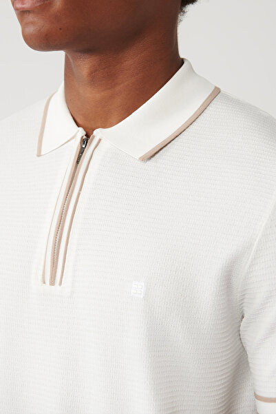 Avva Men's Ecru Zippered Textured Rayon Polo Neck Knitwear Regular Fit T-Shirt A41Y5002